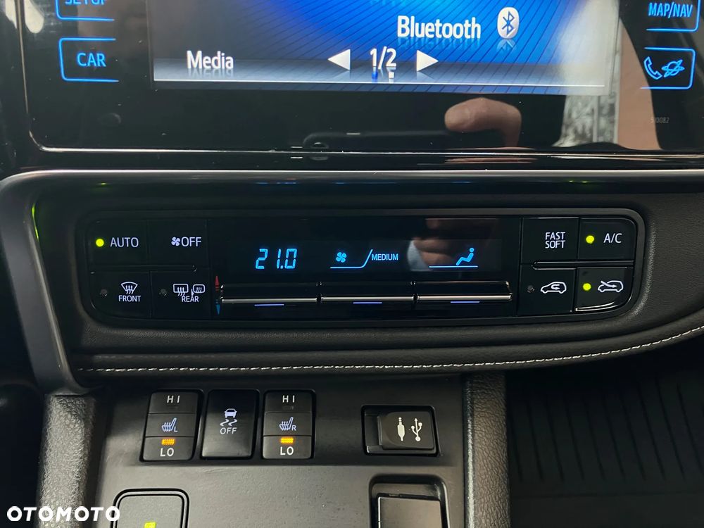 Toyota Auris Hybrid 135 Premium - 28