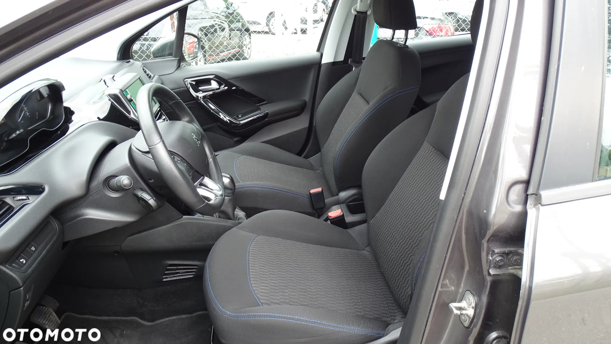 Peugeot 208 PureTech 82 Stop & Start Signature - 9