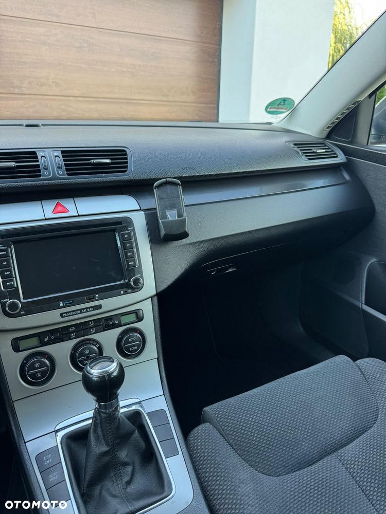 Volkswagen Passat 2.0 TDI Individual - 25