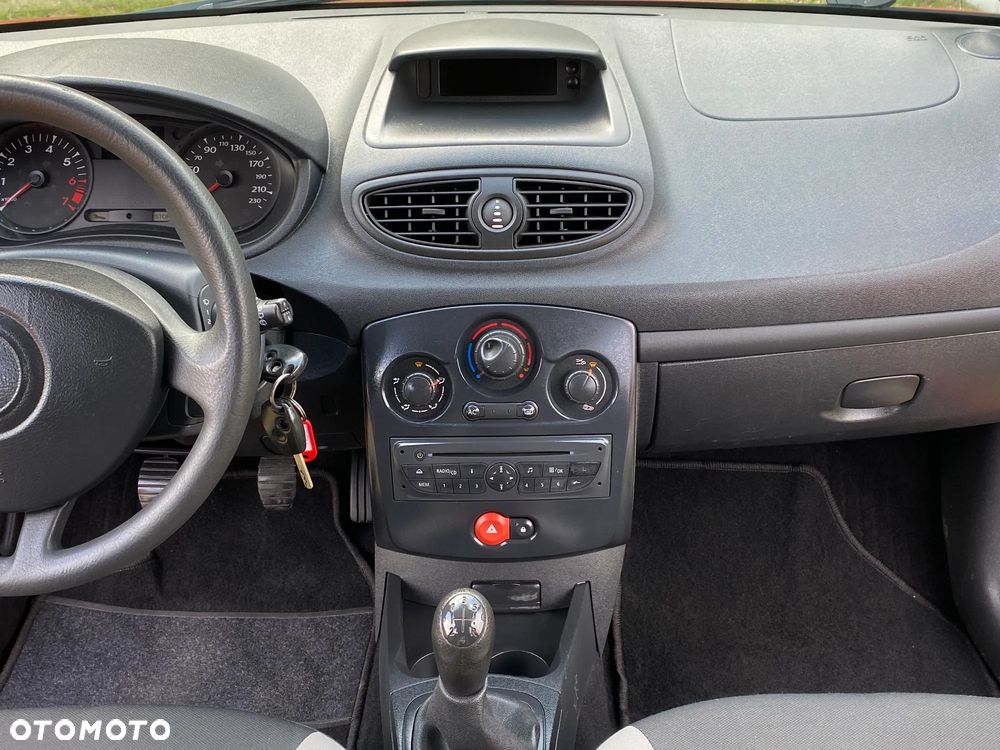 Renault Clio 1.2 16V 75 Dynamique - 27