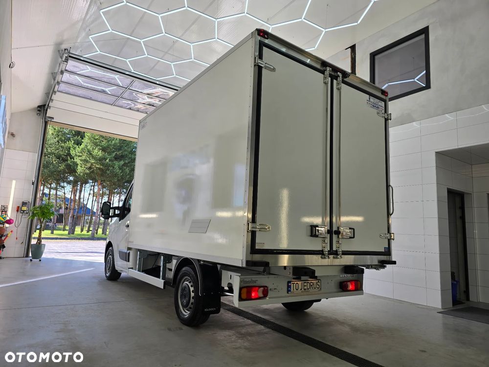 Renault MASTER IGLOOCAR -30*C +25*C ZANOTTI Z350 ŁADOWNOŚĆ 720Kg WZMOCNIONE TYLNE ZWIESZENIE 69 TYŚ Km SERWIS DO OSTATNIEGO Km ASO RENO NA GWARANCJI  BOGATA OPCJA WYPOSAŻENIA FOTEL KIEROWCY PNEŁMATYCZNY TEMPOMAT KLIMA HALOGENY KAMERA COFANIA SALON PL STAN NOWY NOWY NOWY - 11