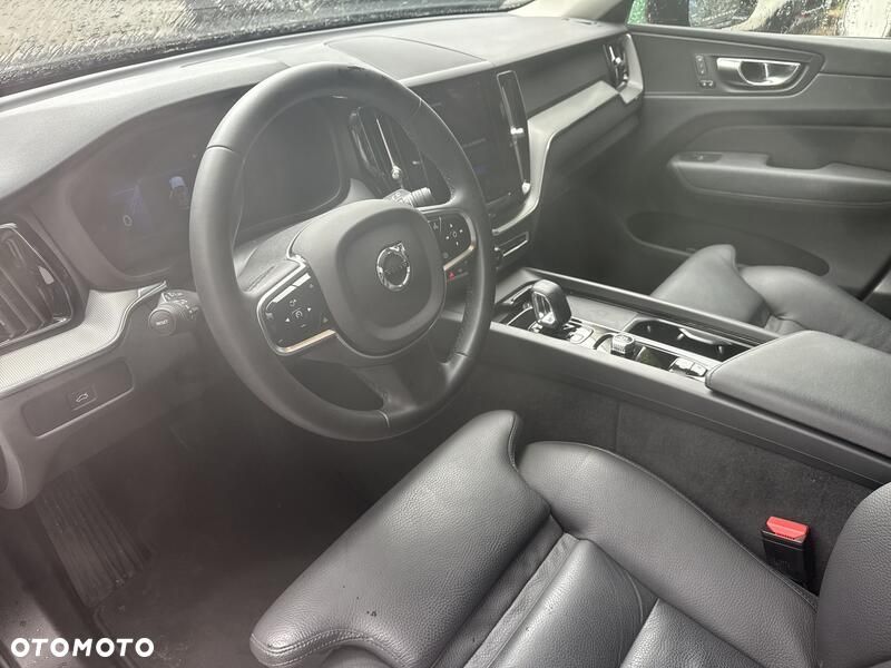 Volvo XC 60 B5 B AWD Plus Dark - 11