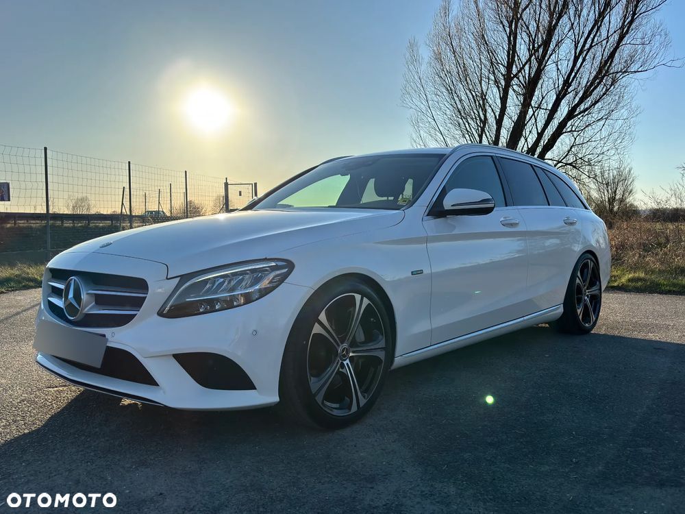Mercedes-Benz Klasa C 300 e T 9G-TRONIC Avantgarde - 3