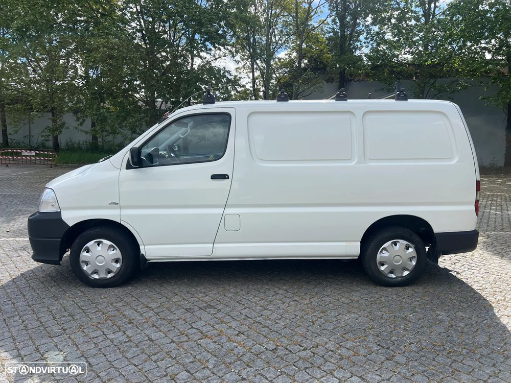 Toyota HIACE - 3