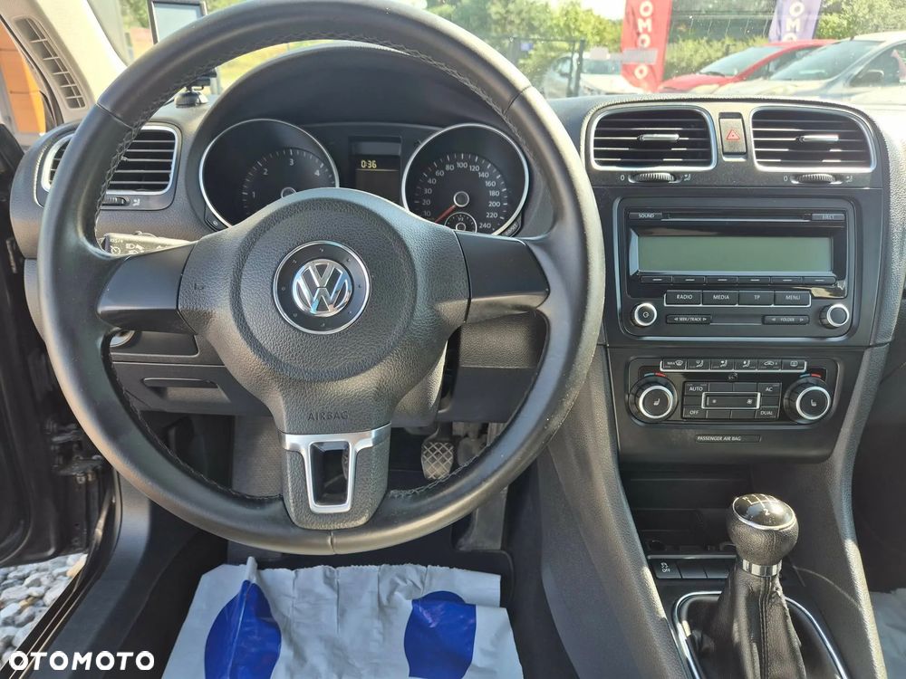 Volkswagen Golf 1.6 TDI Highline - 16