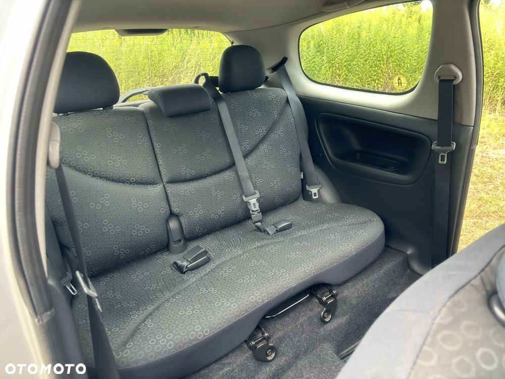 Toyota Yaris 1.0 Base - 16