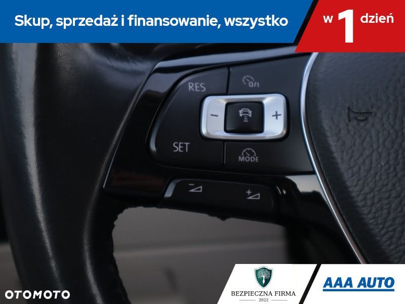 Volkswagen Passat - 17