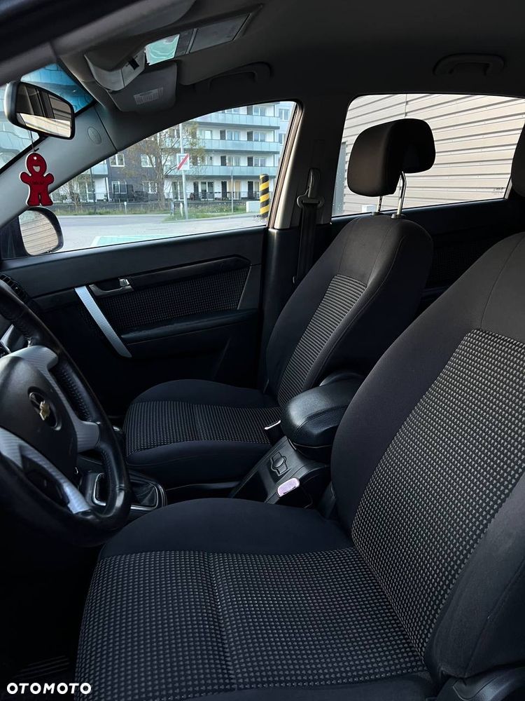 Chevrolet Captiva - 22