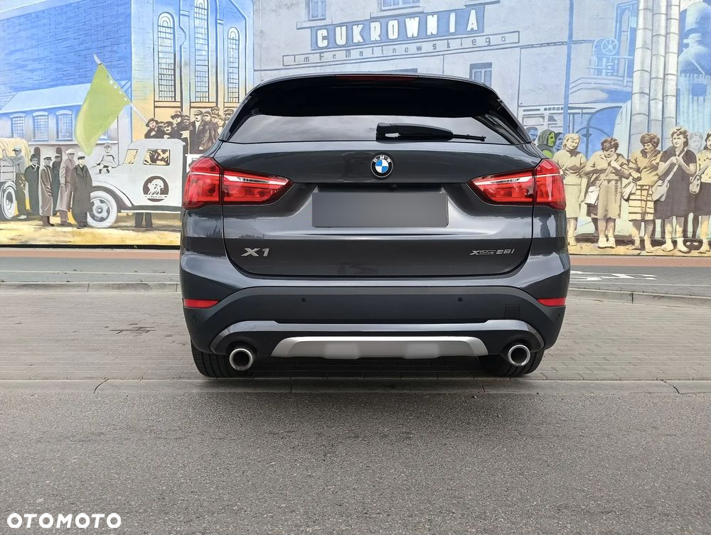 BMW X1 xDrive25i Sport Line - 21