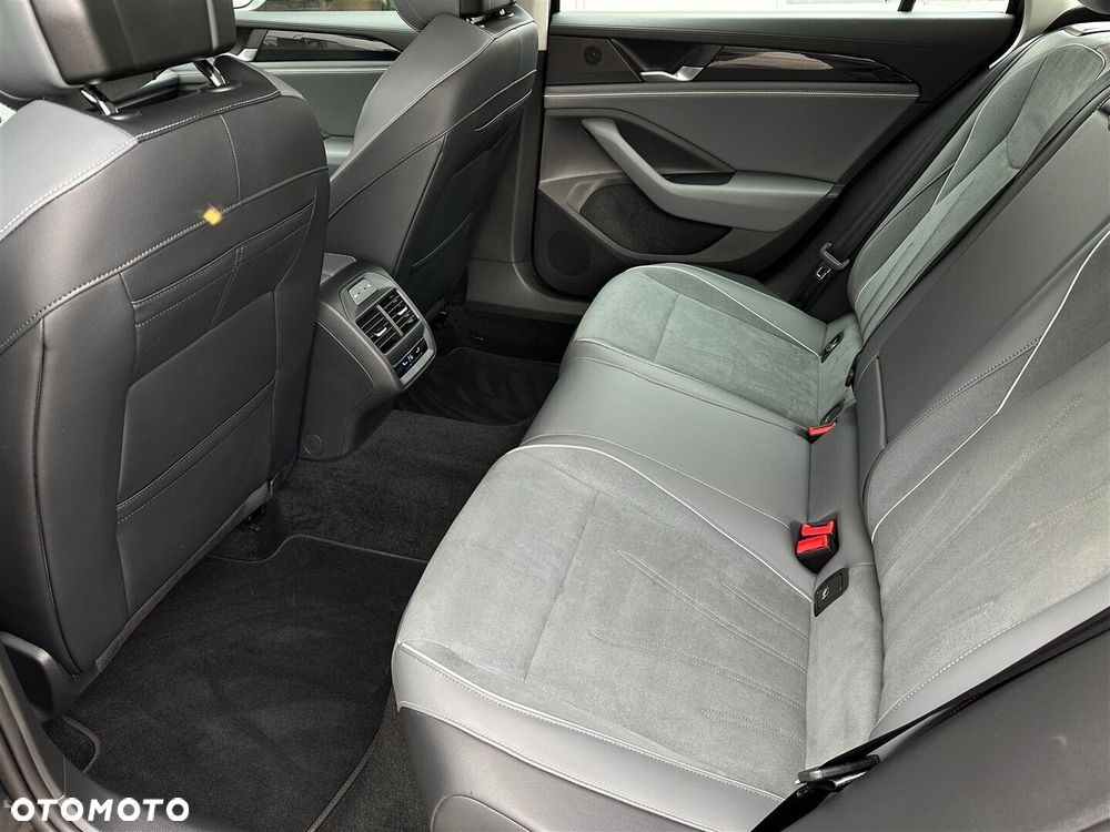 Volkswagen Passat 2.0 TDI EVO Business DSG - 11