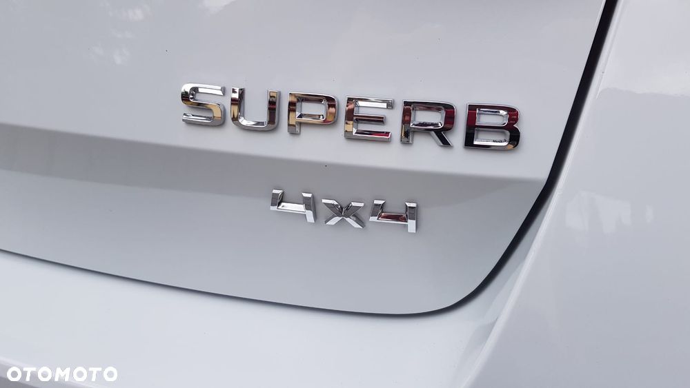 Skoda Superb 2.0 TDI 4x4 DSG Ambition - 35