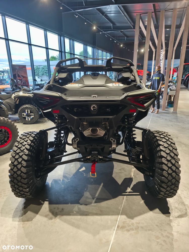 Can-Am Maverick - 5