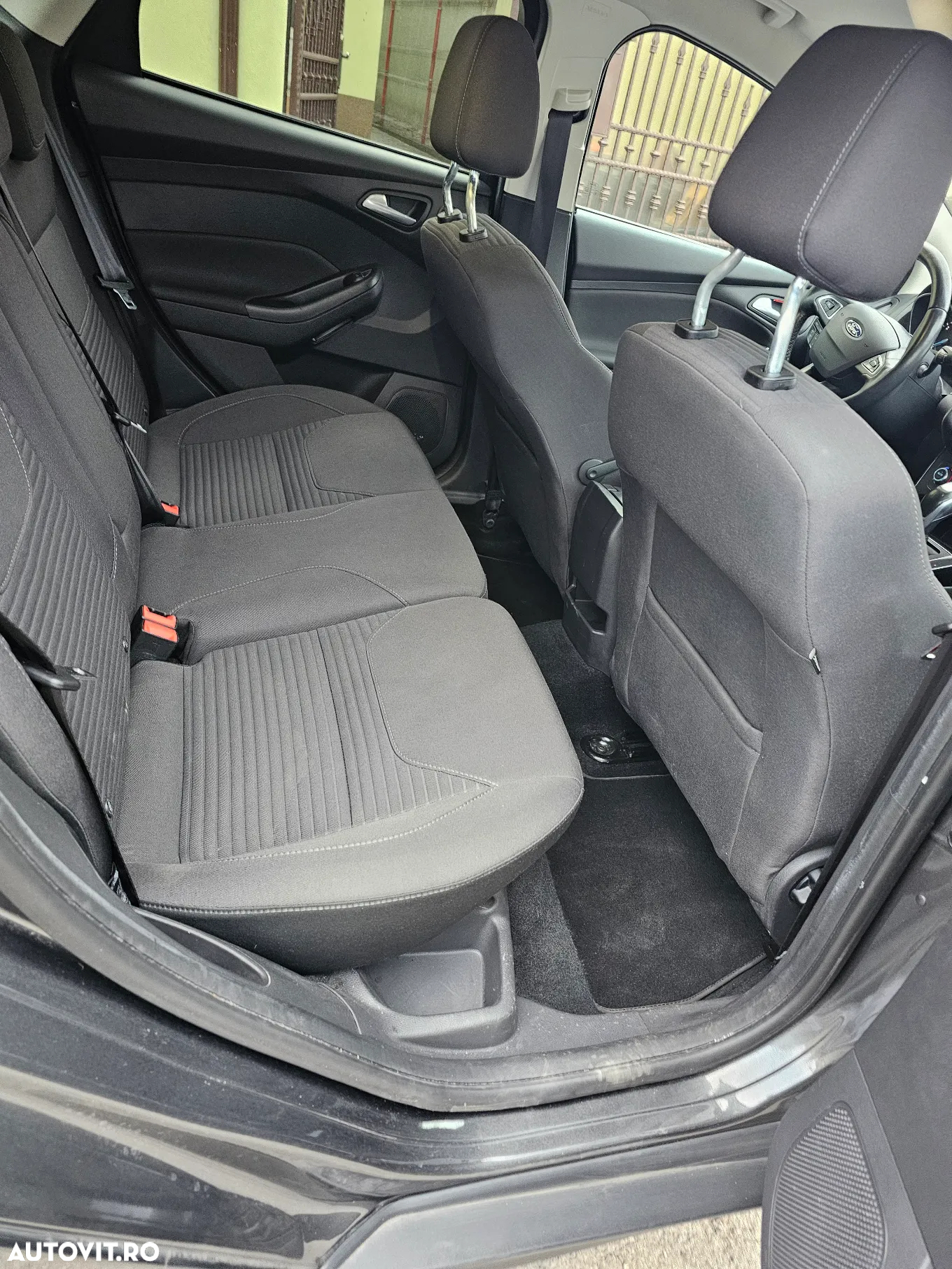 Ford Focus 2.0 TDCi DPF Start-Stopp-System Aut. Titanium - 5