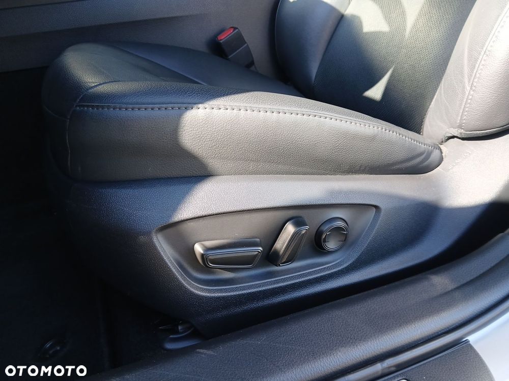 Toyota Camry 2.5 Hybrid Comfort CVT - 37