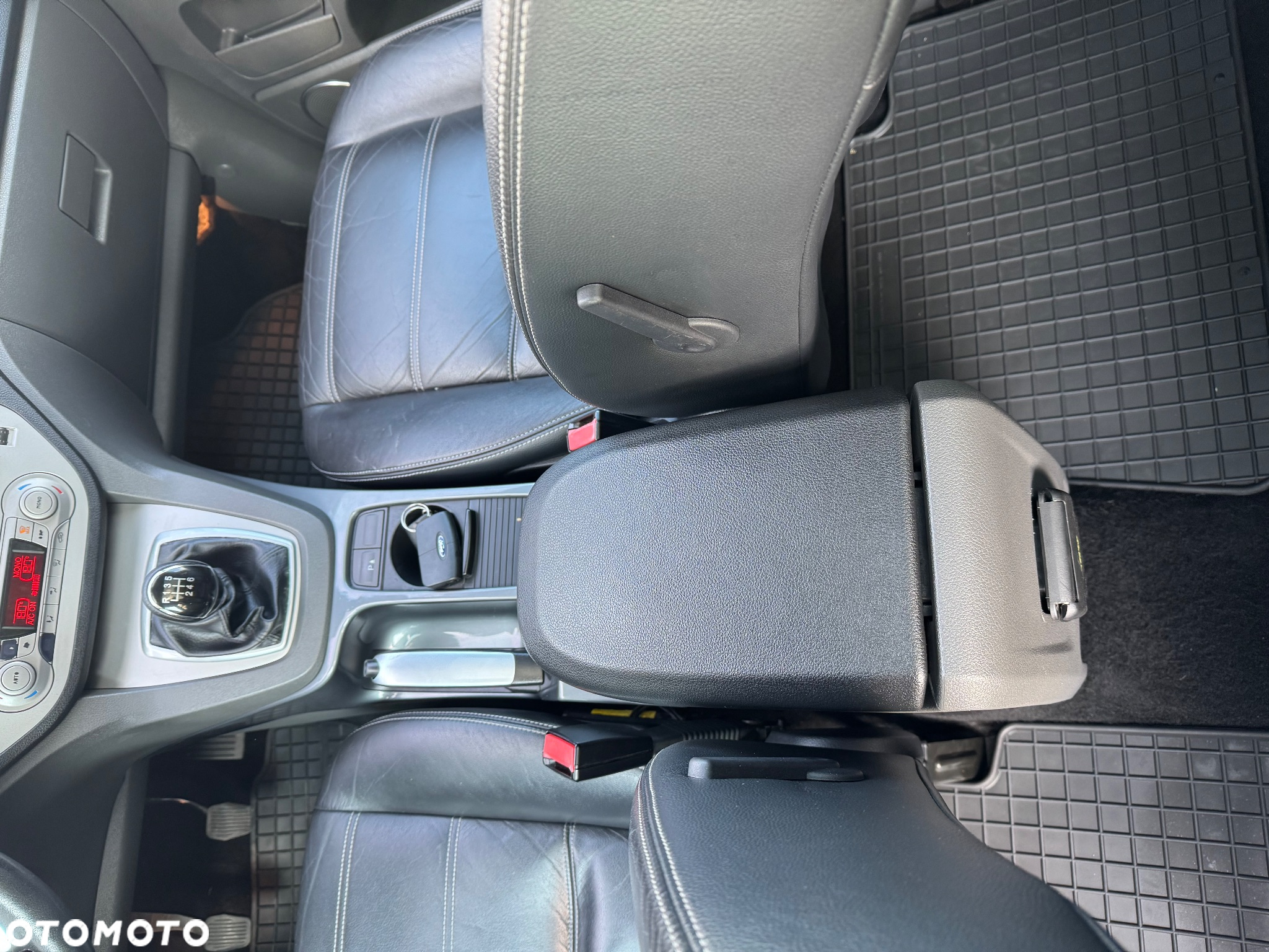 Ford Kuga - 29
