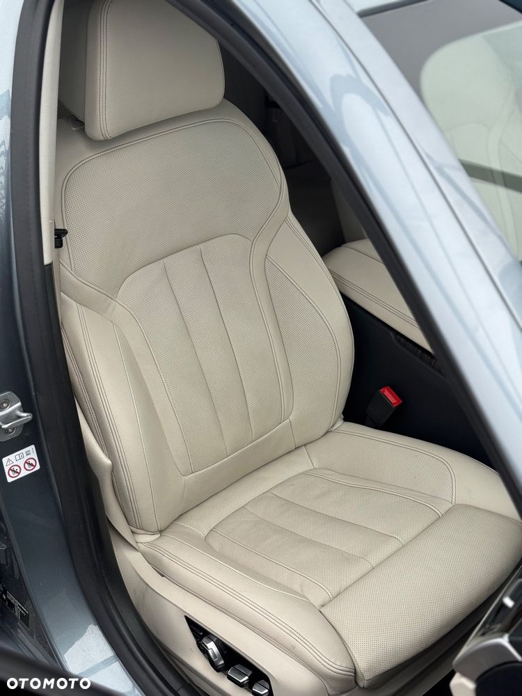 BMW Seria 5 530d xDrive Touring - 29