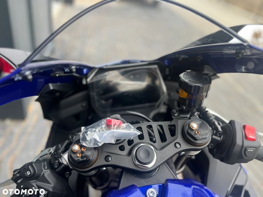 Yamaha R9 - 18