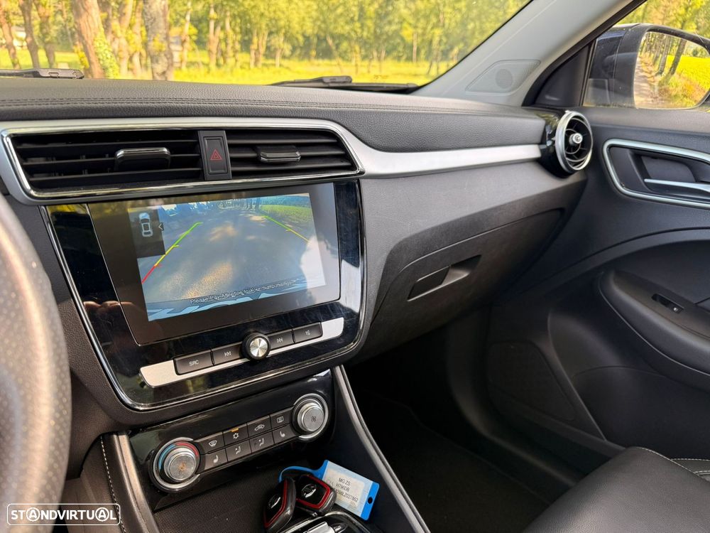 MG ZS EV 44.5 kWh Luxury - 18