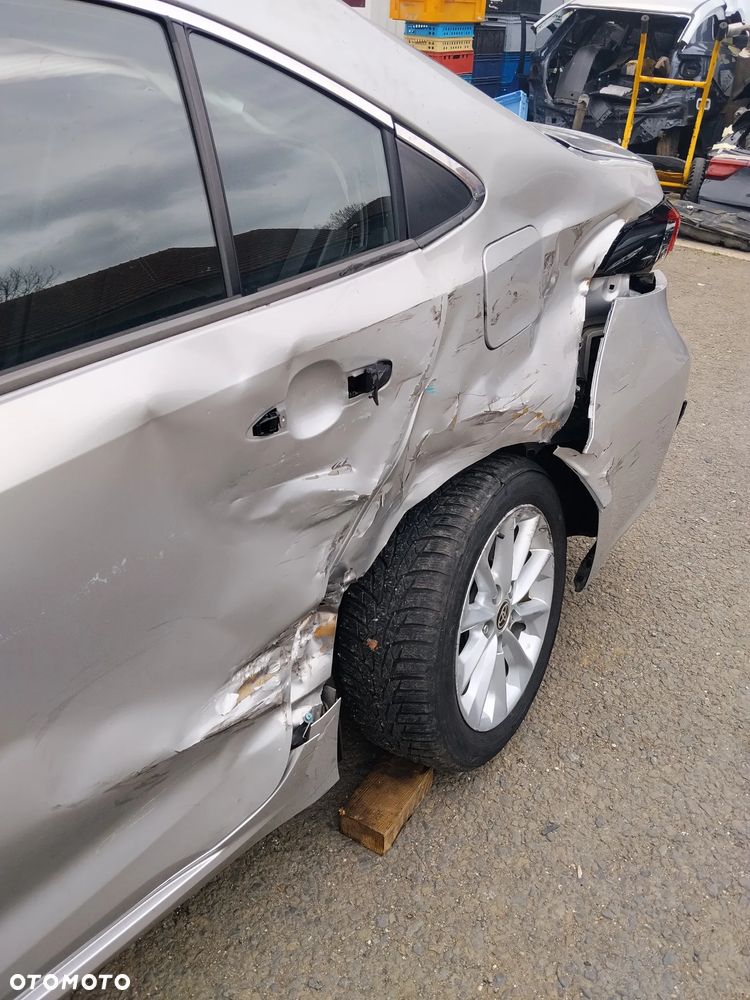 Toyota Corolla 1.8 Hybrid Comfort - 18