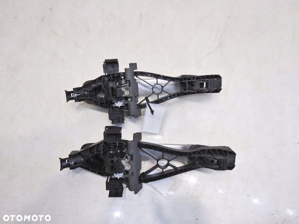 KLAMKA DRZWI PRAWA VOLVO V70 III 30784203 - 6