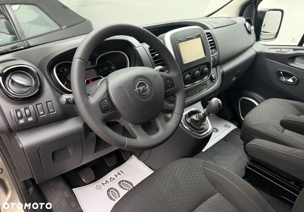 Opel Vivaro - 24