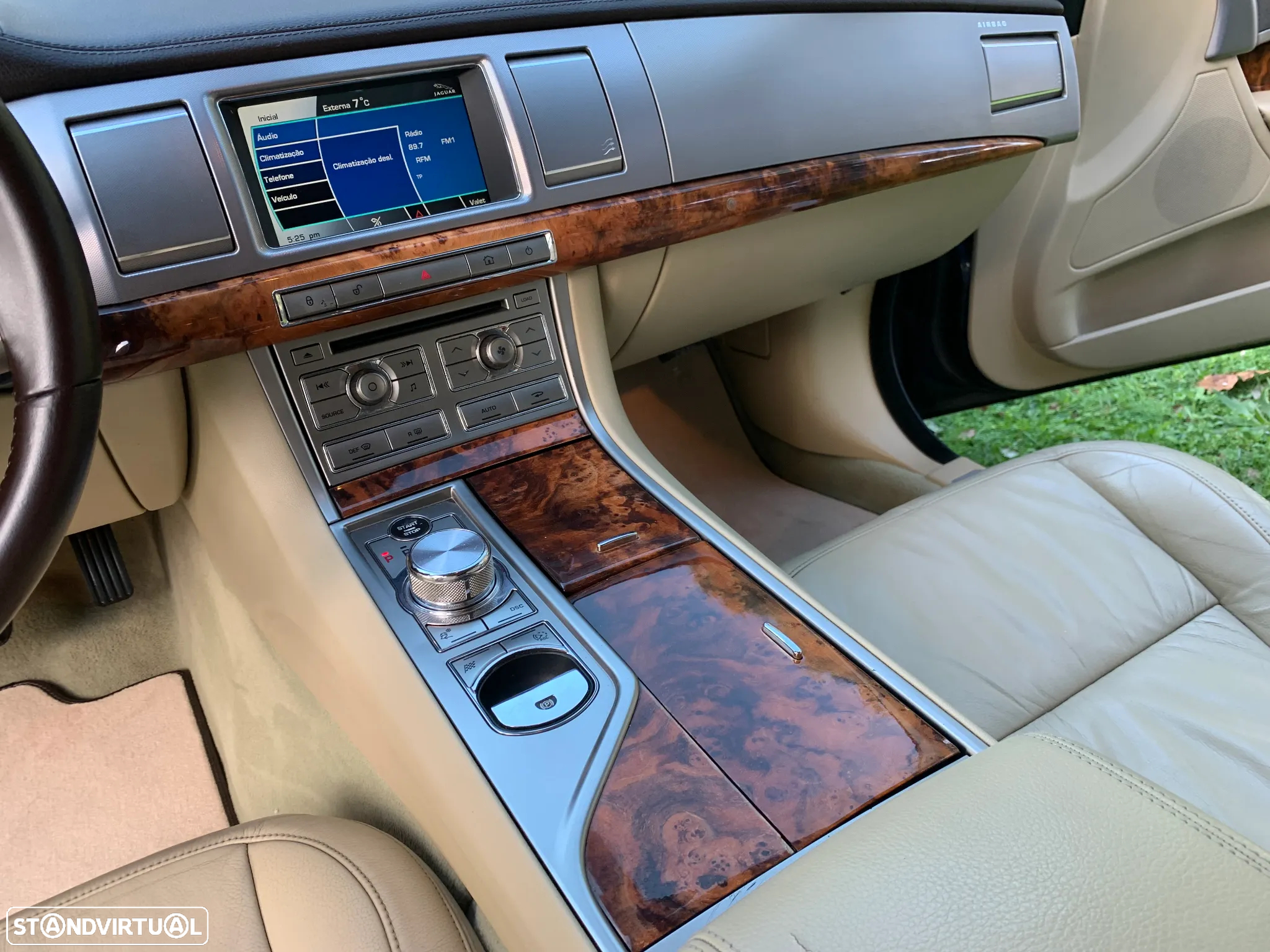Jaguar XF 3.0 D V6 Premium Luxury - 40