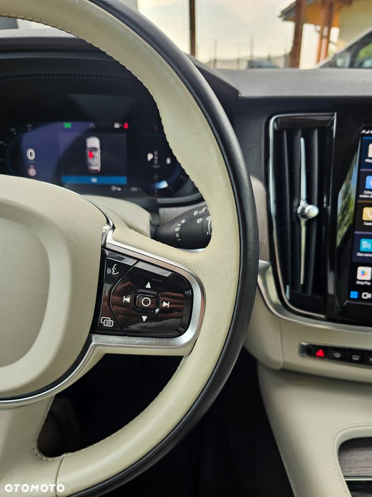 Volvo V90 Cross Country B5 D AWD Core - 21
