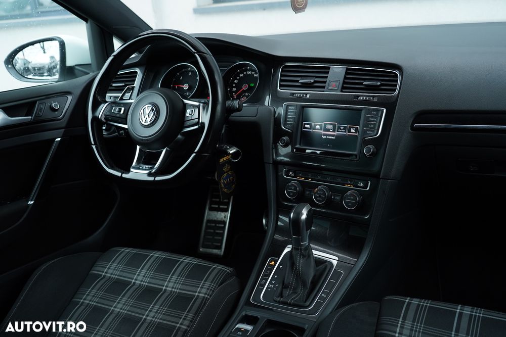 Volkswagen Golf GTD 2.0 TDI SCR DSG - 12