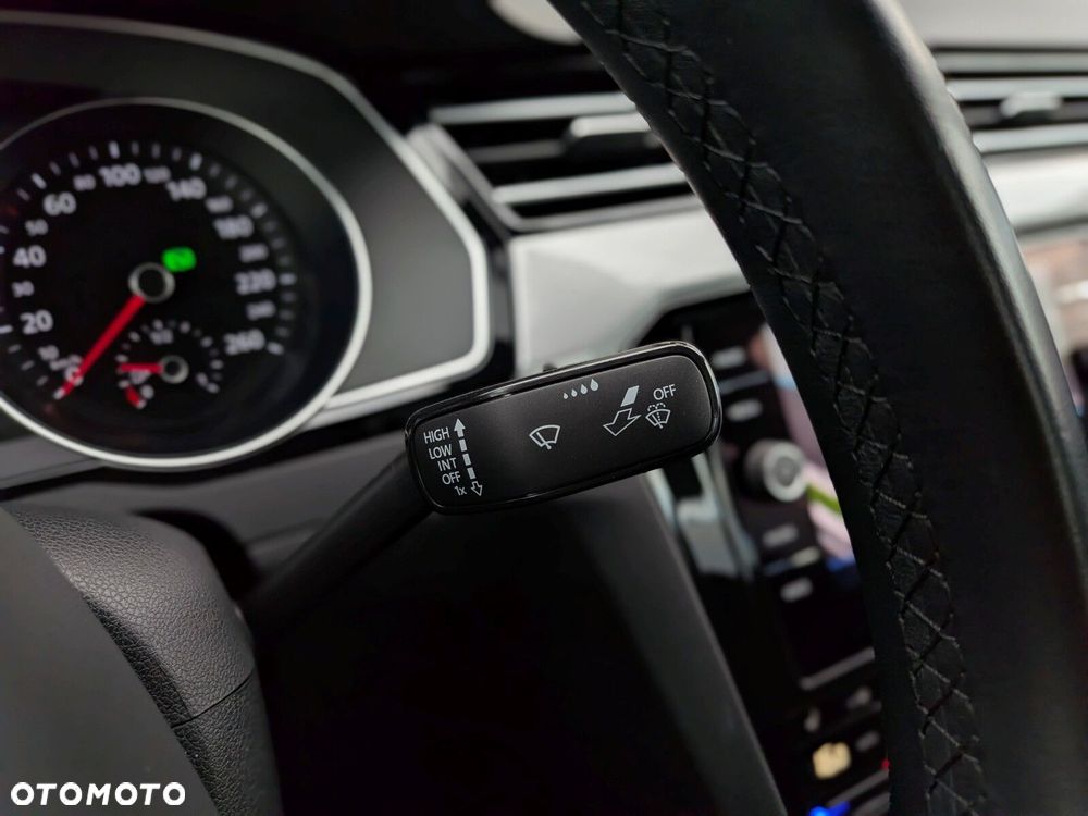 Volkswagen Passat 2.0 TSI Business DSG - 20