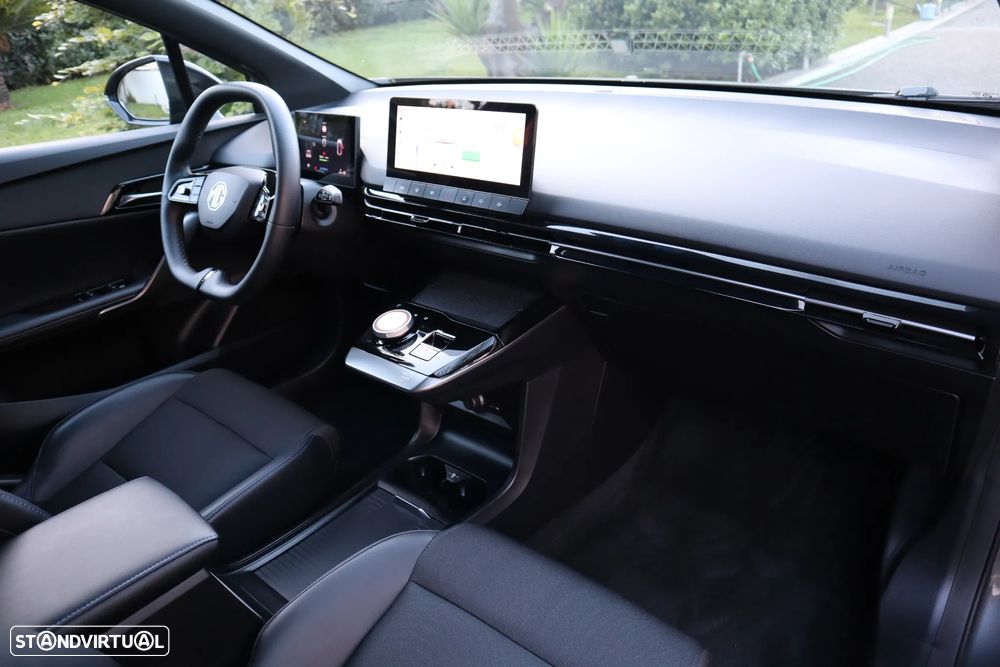 MG MG4 64 kWh Luxury - 21
