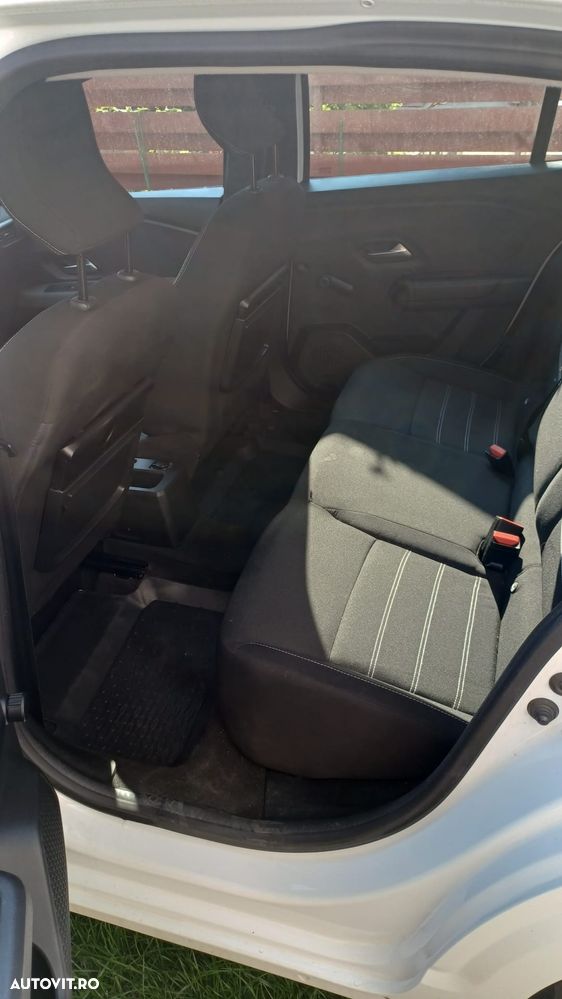 Dacia Logan TCe 90 CVT Comfort - 9