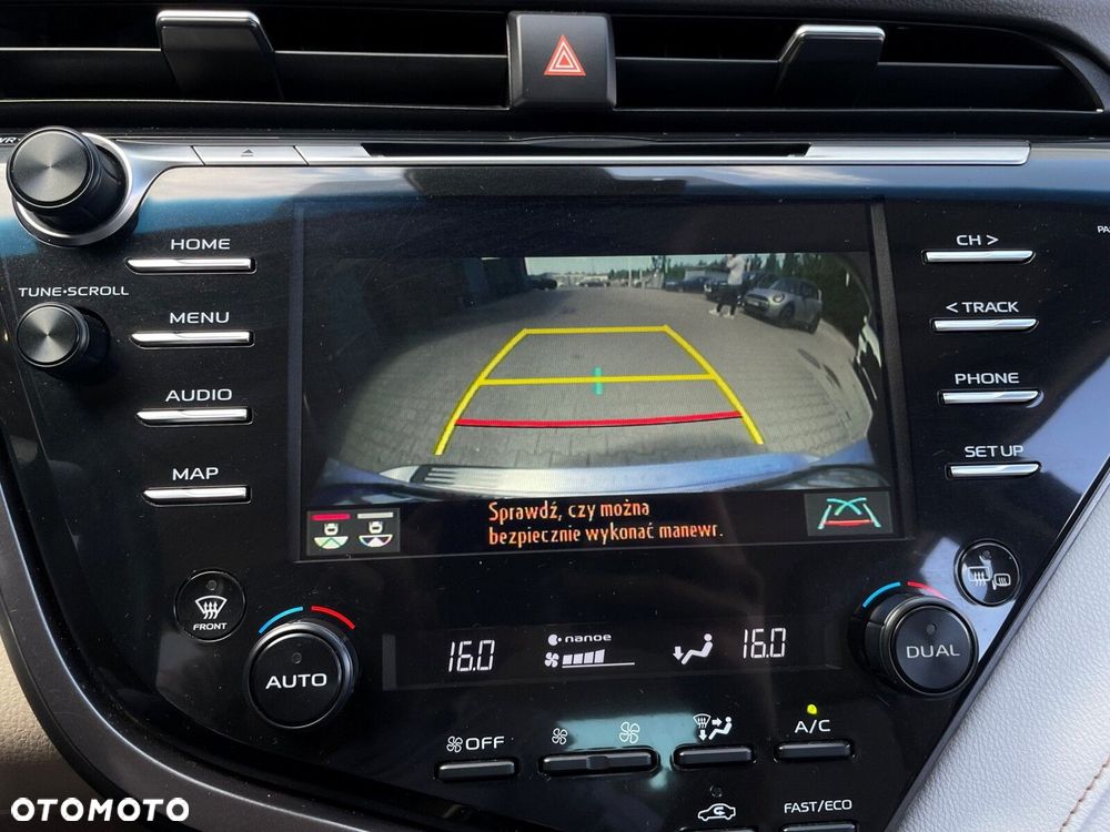 Toyota Camry - 14