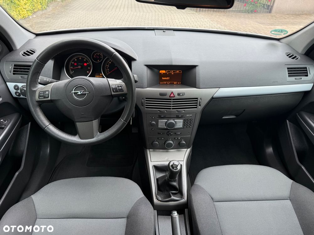 Opel Astra 1.6 Cosmo - 36