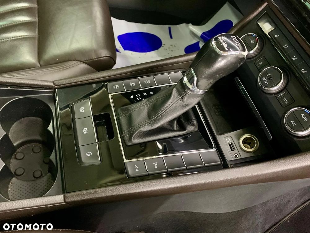 Skoda Superb 2.0 TDI L&K DSG - 26