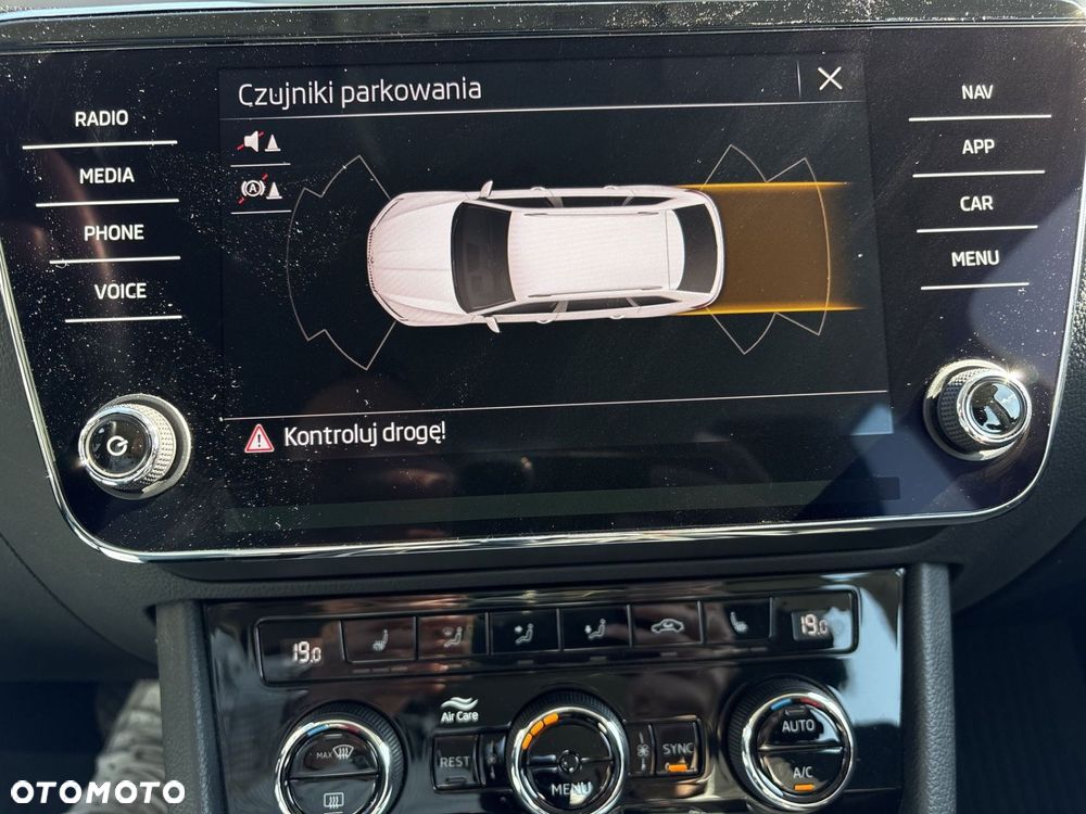 Skoda Superb 2.0 TDI SCR Ambition DSG - 22