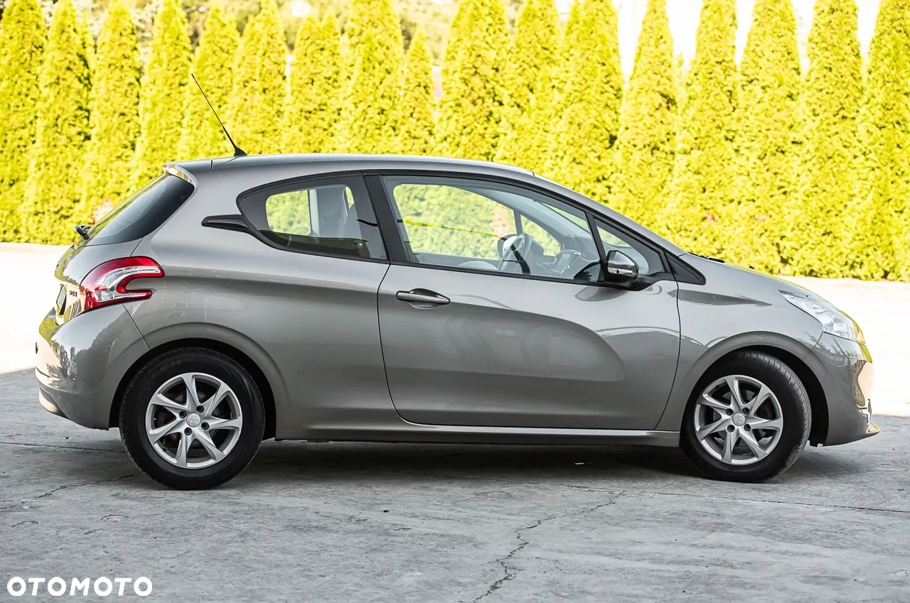Peugeot 208 - 14