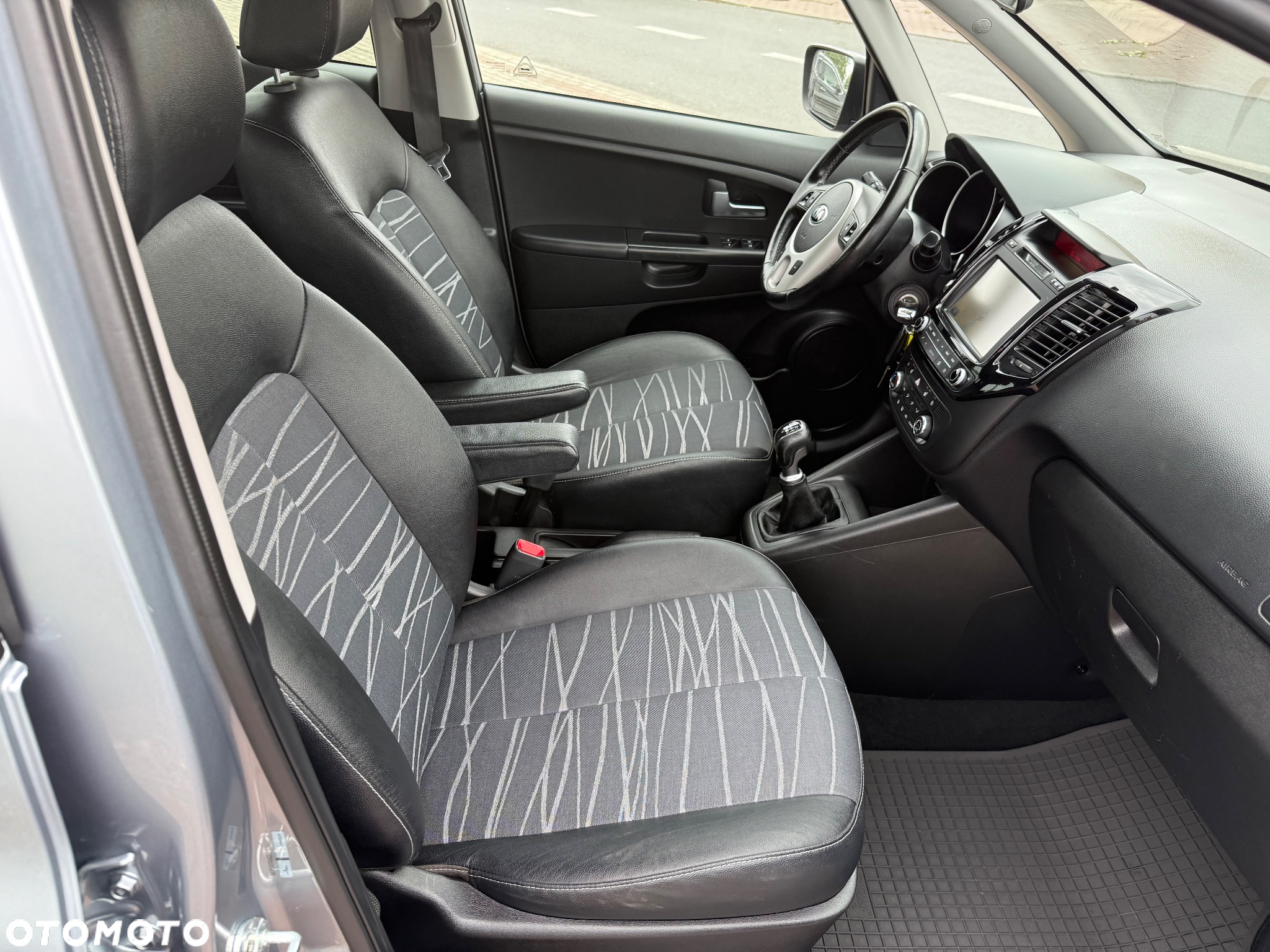 Kia Venga 1.6 Business Line - 12