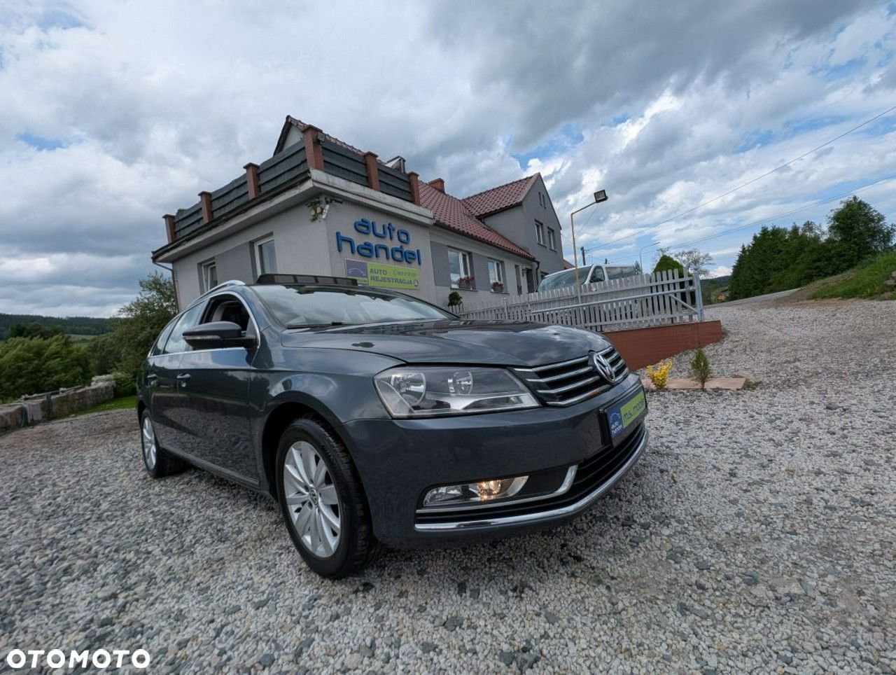 Volkswagen Passat - 1