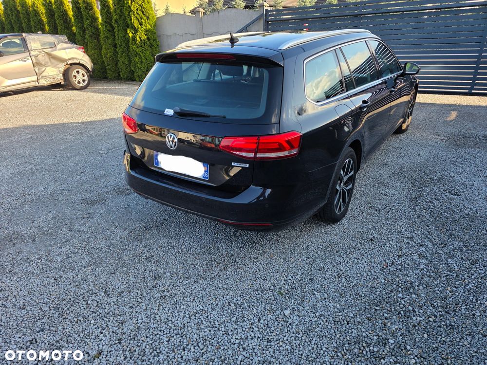 Volkswagen Passat 1.6 TDI SCR DSG Comfortline - 5
