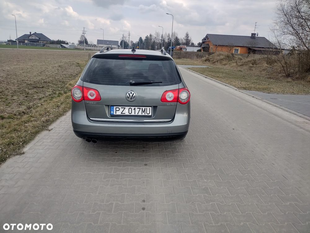 Volkswagen Passat 2.0 TDI DPF BlueMotion Technology Comfortline - 3