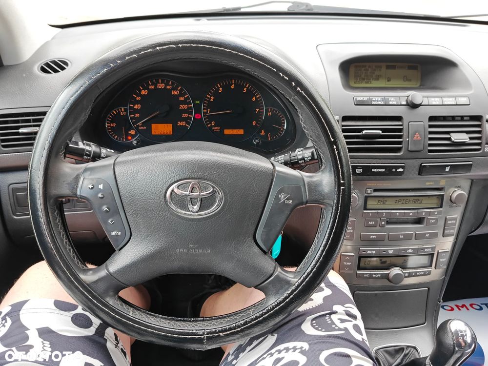 Toyota Avensis 2.0 VVT-i Travel - 26