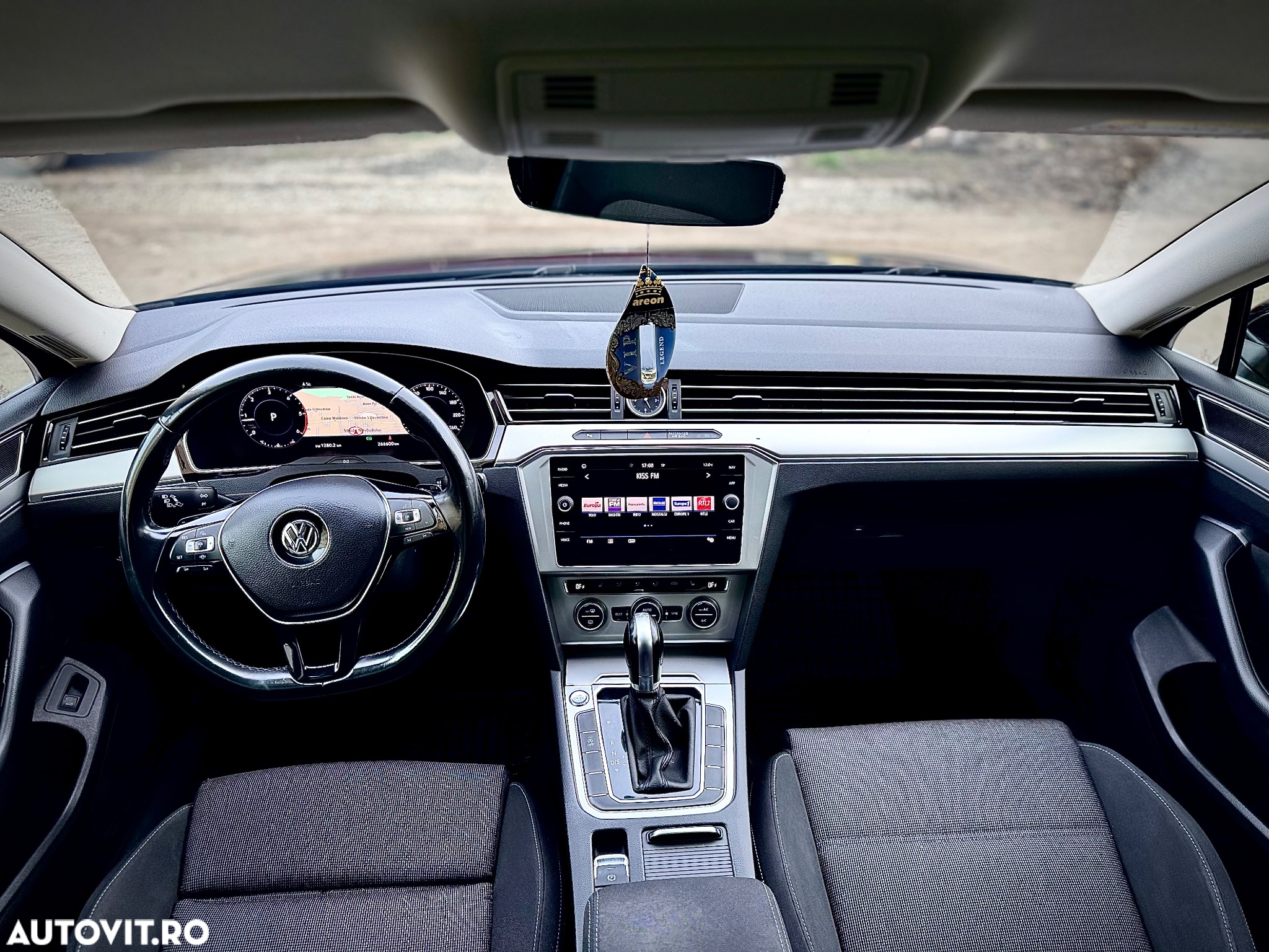 Volkswagen Passat Variant 2.0 TDI DSG Comfortline - 8