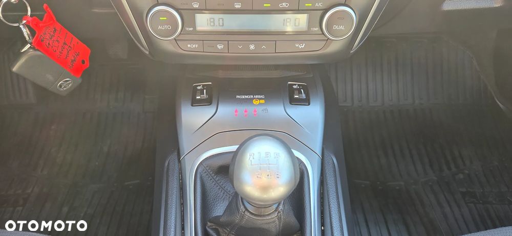 Toyota Avensis 1.8 Premium - 17