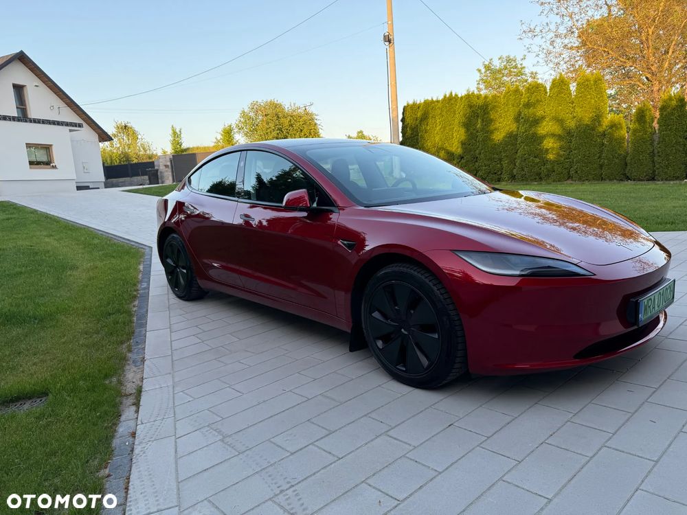 Tesla Model 3 - 1