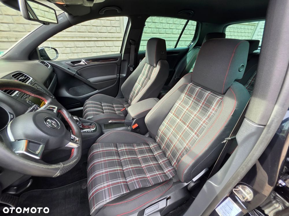 Volkswagen Golf - 10