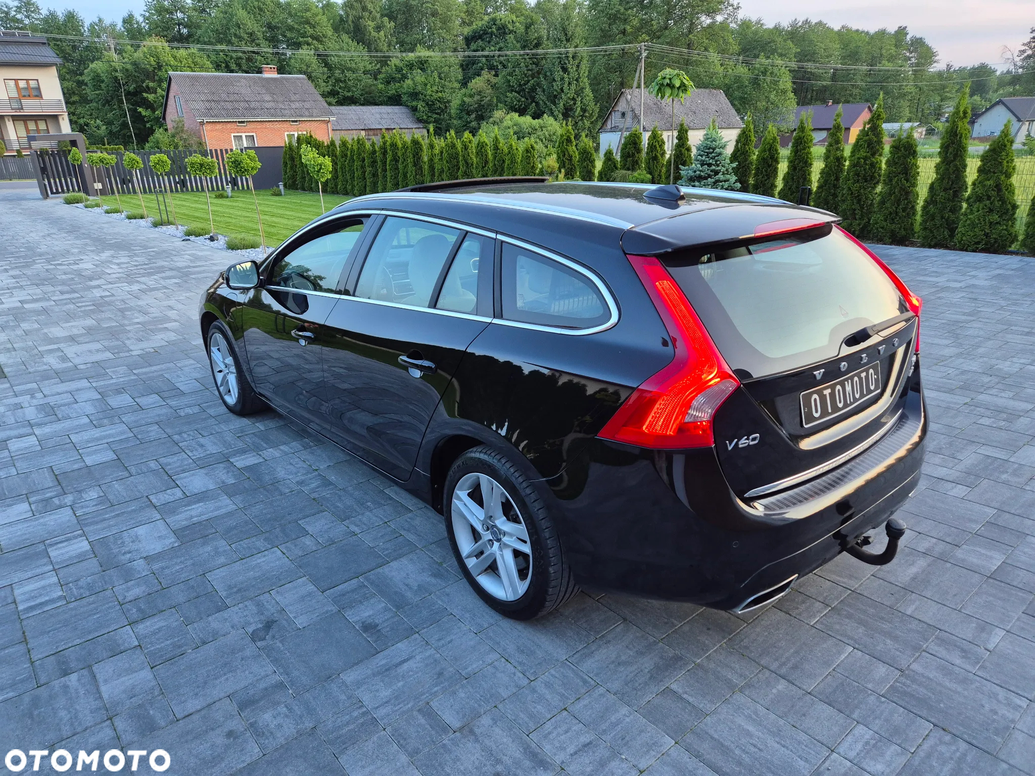 Volvo V60 D6 Plug-In-Hybrid AWD Geartronic Summum - 37