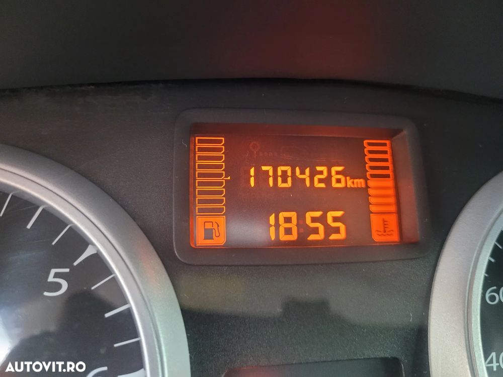 Dacia Duster 1.6 4x4 Laureate - 11