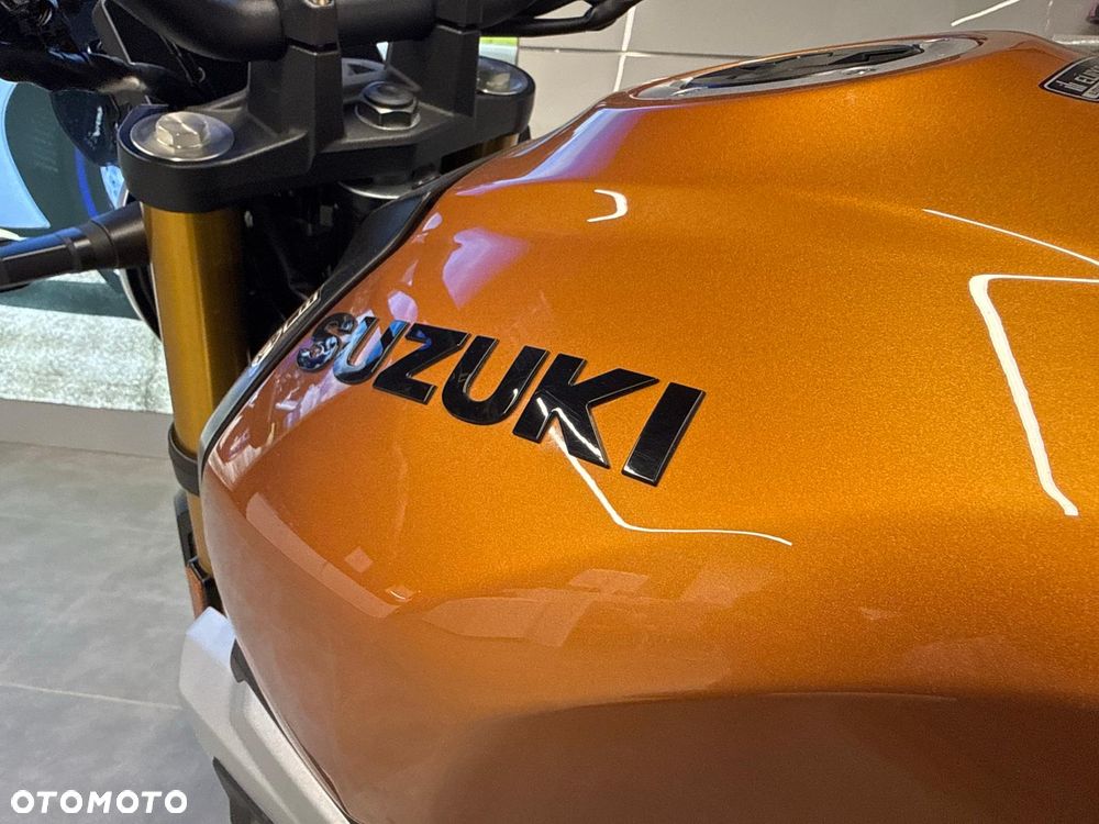 Suzuki GSX - 8