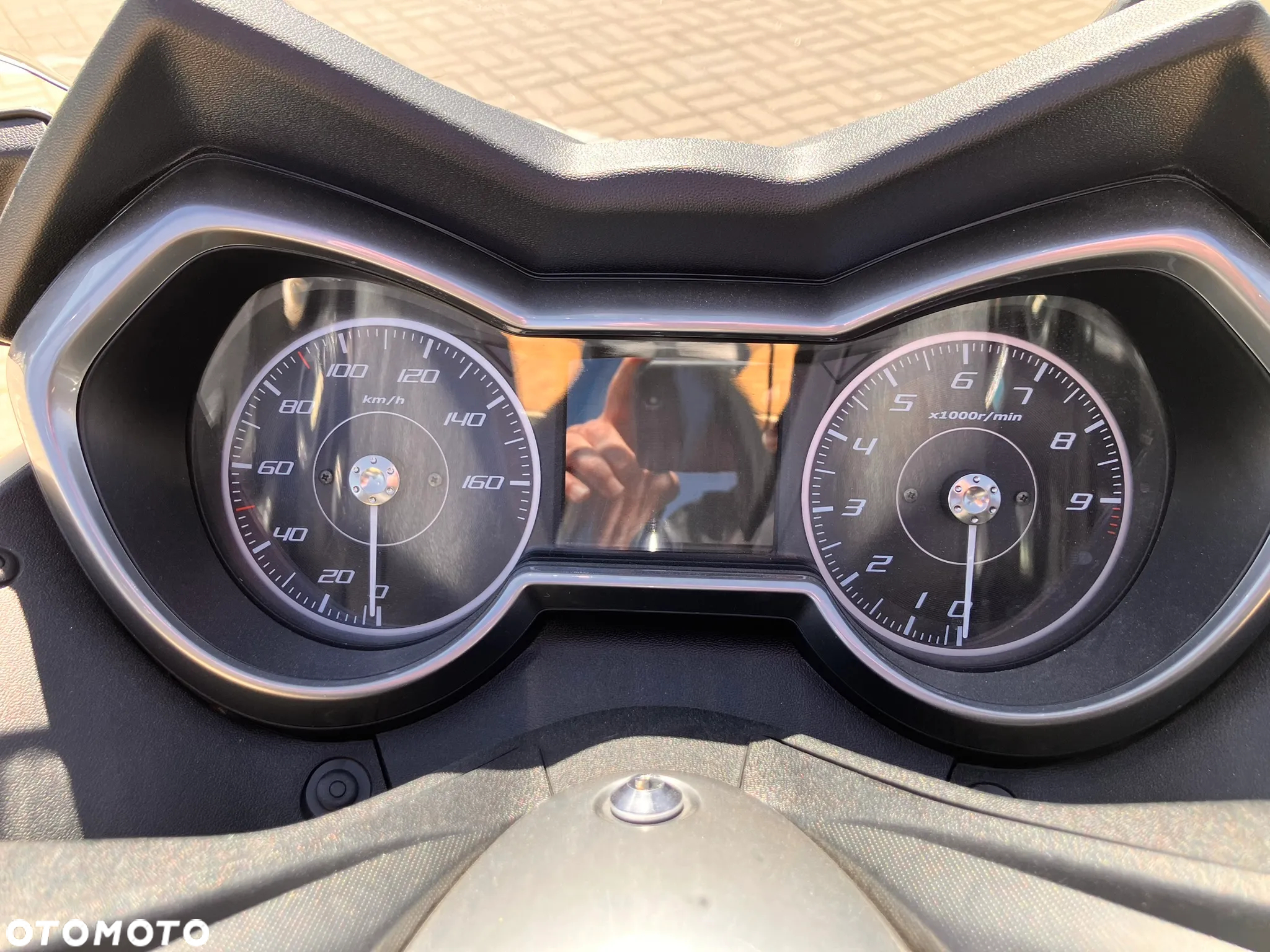Yamaha X-max - 7