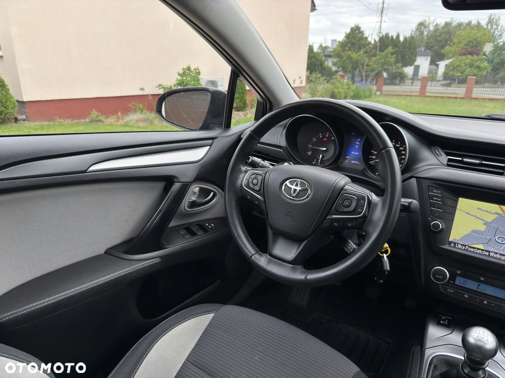 Toyota Avensis 1.8 Premium - 33